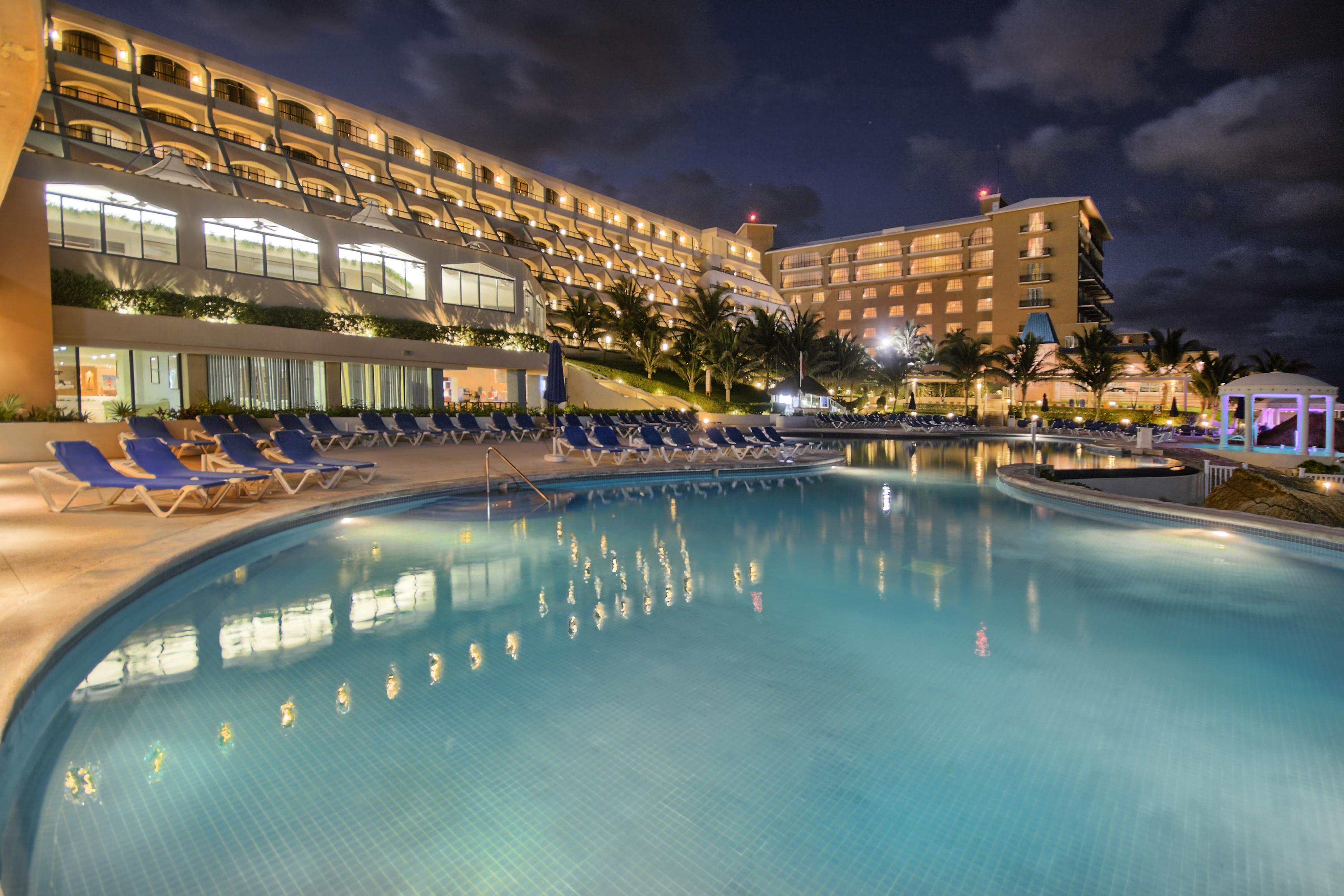 Golden Parnassus Resort & Spa (Adults Only) Cancún Buitenkant foto