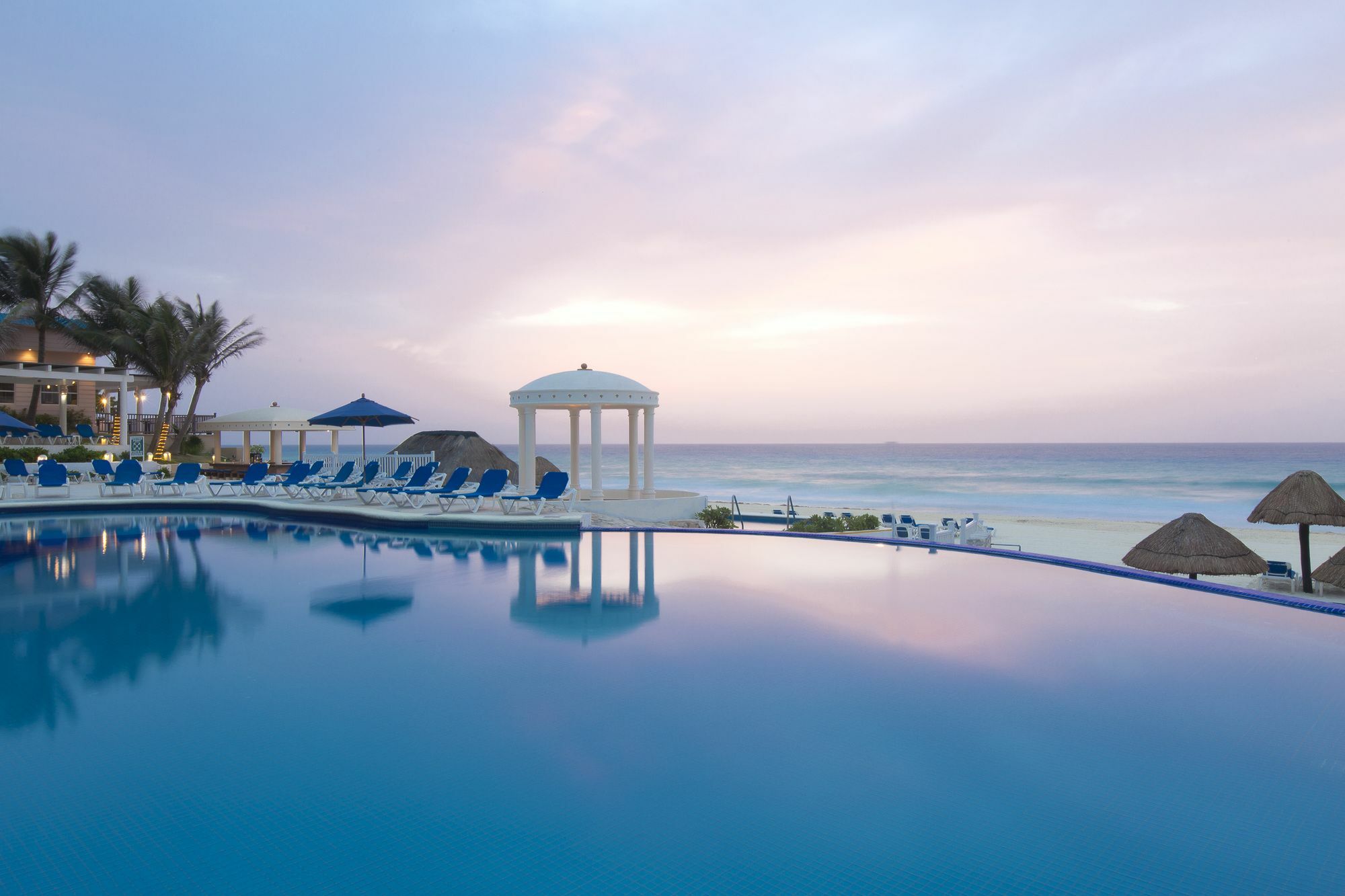 Golden Parnassus Resort & Spa (Adults Only) Cancún Buitenkant foto